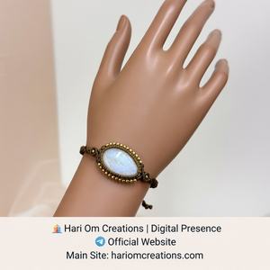 กำไลข้อมือหินมูนสโตนทำมือพร้อมขอบประดับลูกปัด หินธรรมชาติ ปรับขนาดได้ สไตล์โบโฮ ขายส่ง - Product Image 3