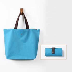Sac de courses réutilisable de grande capacité en Oxford 600D, vente en gros OEM, résistant à l'eau, pliable, sac fourre-tout écologique pour l'épicerie, impression de logo - Product Image 4