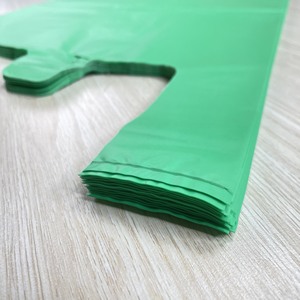 Offre Spéciale gilet transporteur T-shirt sac sur lâche conception personnalisée HDPE LDPE sac à provisions en plastique recyclé écologique prix d'usine - Product Image 5