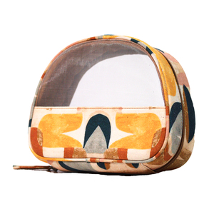 Pochette de toilette imprimée, organiseur de voyage, sac de rangement portable avec filet, fabriqué en coton OBP recyclé et polyester. - Product Image 2