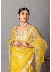 Sari KV Zari Jaipuri en viscose jaune et organza avec broderie Gotta traditionnelle et chemisier non cousu pour les fêtes - Product Image 2