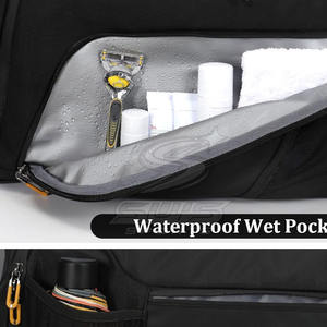 Grand sac de voyage robuste et imperméable pour hommes, idéal pour la gym et les sports - Product Image 3