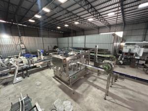 Línea de Llenado y Embotellado de Agua Mineral PET de 200 ml Totalmente Automática con Motor Eléctrico Controlado por PLC de Alta Velocidad y 1 Año de Garantía - Product Image 5