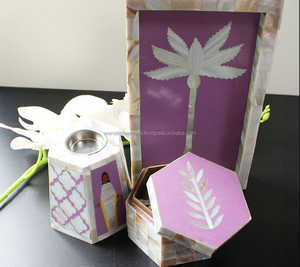 Brûleur d'encens Bakhoor fait main de style arabe avec motif floral, en MDF et incrustations de nacre et de résine, diffuseur personnalisé en boîte de couleur - Product Image 2