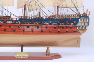 Maqueta de Barco Histórico del Reino Unido HMS BELLONA Pintada - Modelo de Madera Artesanal de Alta Calidad para Decoración del Hogar - Product Image 5
