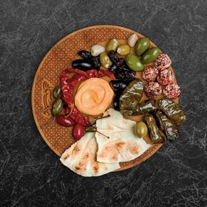 ถาดไม้ทรงกลมสำหรับวันอีดมูบารัค เหมาะสำหรับเสิร์ฟอินทผลัม ขนมหวาน ของว่าง และงานสังสรรค์ในครอบครัวช่วงวันอีด จากอินเดีย - Product Image 2