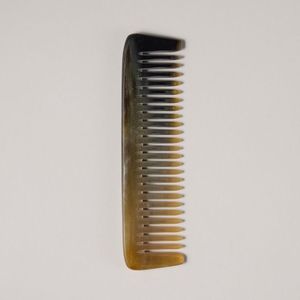 Peigne démêlant à dents larges en corne de buffle naturelle pour cheveux bouclés, antistatique, fait main, outil de soin capillaire, vente en gros - Product Image 2