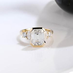 แหวนเพชรทรงเอเมอรัลด์คุณภาพสูง 2.00 กะรัต ดีไซน์ทันสมัย ทองคำแท้ 14K พร้อมเพชรเพาะเลี้ยงในห้องปฏิบัติการ ของขวัญสำหรับวันครบรอบแต่งงานหรืองานเลี้ยงสำหรับแฟนสาว - Product Image 1