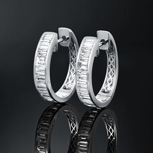 Pendientes de Aro Clásicos Unisex de Plata 925 con Moissanita Corte Baguette, Engaste de Canal, Joyería Geométrica para Boda - Product Image 4
