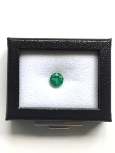 Piedra de Esmeralda Verde Natural de Zambia de 4.27 Quilates, Corte Redondo, para Joyería Fina - Product Image 2