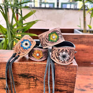 Nueva pulsera de flecos con tachuelas florales de cuero para mujer, brazalete de cuero genuino occidental, pulsera de vaquera personalizada - Product Image 5