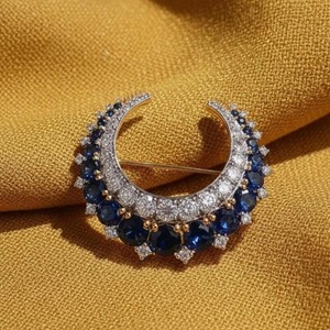 Broche Épingle Diamant Lune Croissante Saphir Bleu Style Victorien Plaqué Or 14K Argent Certifié Mariage Céleste 6-7CT Femme - Product Image 2