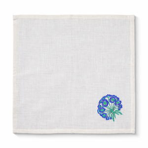 Serviette de table en coton écologique brodée à la main, réutilisable, douce, avec un design floral élégant pour la maison, le restaurant et les dîners - Product Image 1