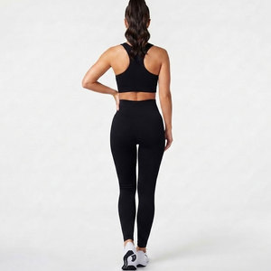 Ensemble de sport côtelé sans couture pour femme – Tenue d'entraînement active extensible, confortable et respirante - Product Image 2