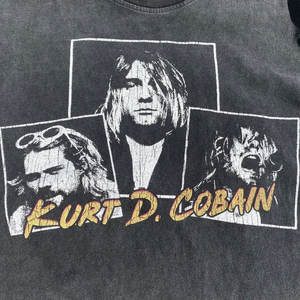 T-shirt imprimé Cobain Punk Band pour homme, style streetwear vintage, 100% coton lavé, design rétro grunge - Product Image 5