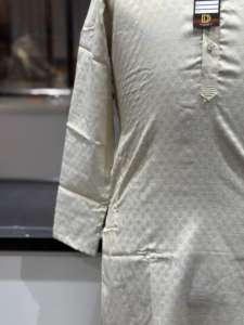 Kurta Ligera y Elegante de Fabricación India para Hombre, Perfecta para Uso Diario u Oficina y Fiestas, Disponible para Exportación - Product Image 4