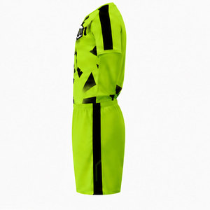 Collection d'uniformes de football personnalisés avec tissu athlétique respirant, impression par sublimation et logos personnalisés - Product Image 3