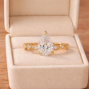 Bague de fiançailles en or massif 10K 14K 18K avec diamant de laboratoire taille poire et taille rond, détail halo vintage, certifié IGI, couleur E VVS - Product Image 3