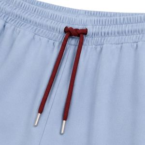 Conjunto de dos piezas informal personalizado para mujer, camiseta de manga corta azul polvo y pantalones anchos color borgoña, con contraste. - Product Image 5