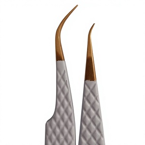 Pinza para Extensión de Pestañas TEEJAY ELT-5011 de 10 mm con Recubrimiento de Polvo Blanco, Curvada de 4 mm, con Agarre de Diamante y Punta Suave Logotipo Personalizado - Product Image 4