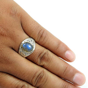 Elegant <b>Labradorite</b> Gemstone Jewelry In 925 Sterling Silver Natural Oval Cut Gemstone <b>Ring</b> Handmade Unisex Jewelry In Boho Style - Product Image 3