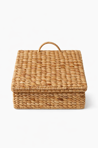 Adoptez le charme bohème avec cette valise en rotin de couleur naturelle, fabriquée en jacinthe d'eau, parfaite pour une décoration élégante. - Product Image 4