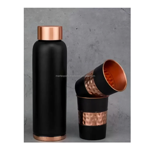 Bouteille d'eau en cuivre de haute qualité pour la maison, les voyages et le bureau, favorisant une hydratation quotidienne simple et une routine de bien-être. - Product Image 4