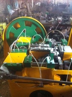 Machine à fabriquer des clous automatique