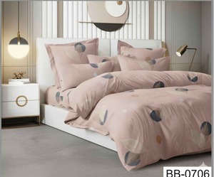 Draps de lit en microfibre rose à imprimé plumes, 130+ GSM, doux, durables et légers, pour la maison, l'hôtel et l'auberge. - Product Image 4