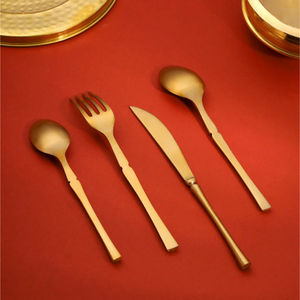 Ensemble de couverts en laiton pur fait main, 3 pièces, vaisselle de luxe de qualité supérieure, ensemble de couverts classiques dorés pour table à manger, à prix avantageux - Product Image 2