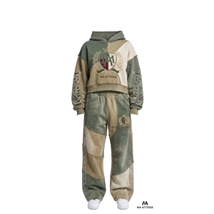 Conjunto Deportivo de Sudadera con Capucha y Pantalones Anchos en Verde Salvia y Beige con Parches y Bordado de Pedrería para Mujer, Ropa Urbana Personalizada - Product Image 3