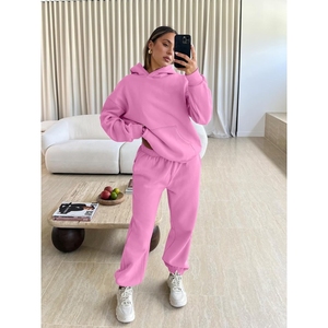 ชุดวอร์มผู้หญิงแบบกำหนดเอง ชุดฮู้ดดี้ผ้าฟลีซเนื้อนุ่ม ระบายอากาศได้ดี ป้องกันการเป็นขุย ผลิตในประเทศปากีสถาน - Product Image 6