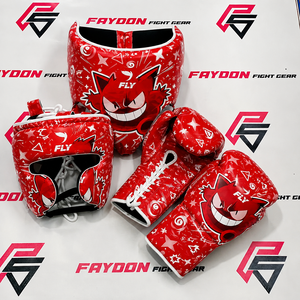 Nouvel ensemble de boxe personnalisé avec design imprimé Fly Genger, rouge, pour sparring, avec logo personnalisé, comprenant des gants de boxe, une protection de la tête et une protection du bas du dos. - Product Image 1