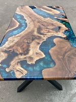 Table à manger en acacia massif avec bord naturel, faite à la main, durable, avec incrustation de résine bleu océan, plateau long, pieds en bois modernes, pour entrepôt, hôtel, entrée