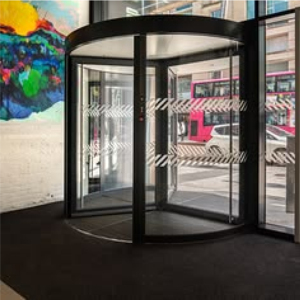 <span class=keywords><strong>Porte</strong></span> tournante automatique pour hôtels et bâtiments de luxe, système d'entrée en verre trempé imperméable avec finition haut de gamme et élégante - Product Image 1