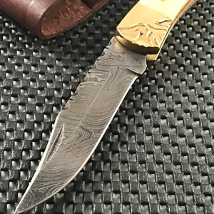 Cuchillo Plegable Industrial Artesanal Personalizado Edge Master con Hoja de Acero de Damasco de 3mm y Mango de Cuerno y Latón con Punta Caída - Product Image 3