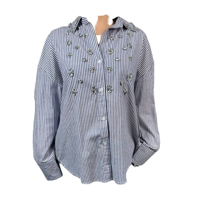 Camisa de Popelina a Rayas Personalizada para Mujer con Adorno de Pedrería |   Corte holgado, manga larga, cuello vuelto, informal - Product Image 3