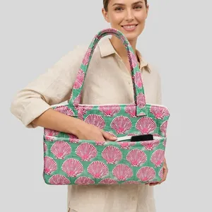 Sac pour ordinateur portable en coton matelassé fait main, housse florale rembourrée douce, étui durable pour ordinateur, idéal pour le bureau, les voyages, ou comme cadeau - Product Image 1