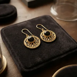 ต่างหูทองเหลืองประดับพลอยออนิกซ์สีดำธรรมชาติ งานแฮนด์เมด สไตล์โบโฮ - Product Image 4