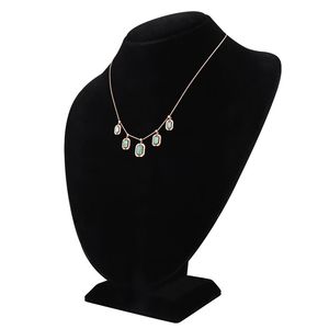 Collar con Colgante de Luna con Triple Halo de Diamantes en Oro Rosa de 14K, Joyería Fina y Delicada para Mujer, Regalo de Aniversario o Boda - Product Image 4