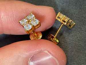 Boucles d'oreilles clous de fiançailles en diamant de laboratoire taille ronde étincelant, or massif 14 carats, bijoux élégants et classiques pour femme, cadeau pour mariage - Product Image 2