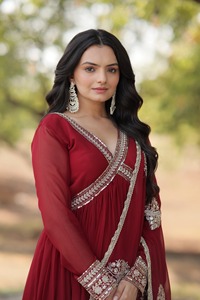 Nuevas colecciones de vestidos Anarkali de la marca Indian Ethanic Wear, con bordados de lentejuelas de imitación y ribete de encaje de diseño. - Product Image 2