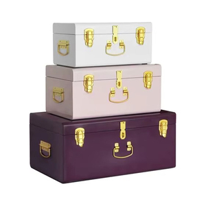 Trio de coffres métalliques aux tons bleu ombré, de forme rectangulaire, avec quincaillerie rose gold, pour une organisation domestique tendance et fonctionnelle. - Product Image 2