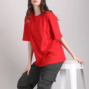 เสื้อยืดโอเวอร์ไซส์ผู้หญิงไซส์ใหญ่ MOQ ต่ำ ผ้าเจอร์ซีย์ 100% ผ้าฝ้าย ระบายอากาศดี เหมาะสำหรับฤดูร้อน สไตล์ลำลอง สีพื้น รับสกรีนโลโก้ คุณภาพสูง - Product Image 4