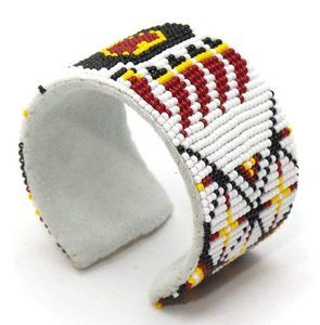 Bracelet manchette brodé de perles fait main, élégant, avec broderie de perles de rocaille - Product Image 2
