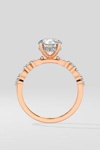 Anillo de Compromiso y Boda Solitario de 1.5 Ct con Diamante Creado en Laboratorio, Plata 925, Banda con Acentos de Diamantes, Clásico de 4 Puntas, Certificado para Promesa Nupcial - Product Image 3