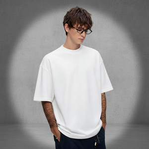 Camiseta para Hombre de Alta Calidad Premium, 100% Algodón Peinado, Tejido de 240g, Logotipo Frontal Sólido, Transpirable, Ecológica, Formal y Moderna - Product Image 1