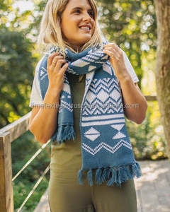 Écharpe de sport personnalisée OEM en jacquard tricoté 100 % acrylique, rayée, respirante, légère, avec longs nœuds, logo d'équipe de football, hiver - Product Image 1