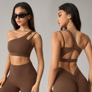 Ensemble de yoga et de fitness pour femmes, respirant et léger, de haute qualité, avec débardeur de sport et leggings très extensibles pour la salle de sport et le yoga au quotidien - Product Image 2