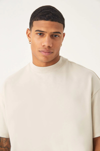 Camisetas Extra Grandes de Algodón Grueso con Cuello Redondo Personalizadas para Hombre, Logotipo Frontal, Estilo Urbano Ecológico, Hechas en Pakistán - Product Image 4